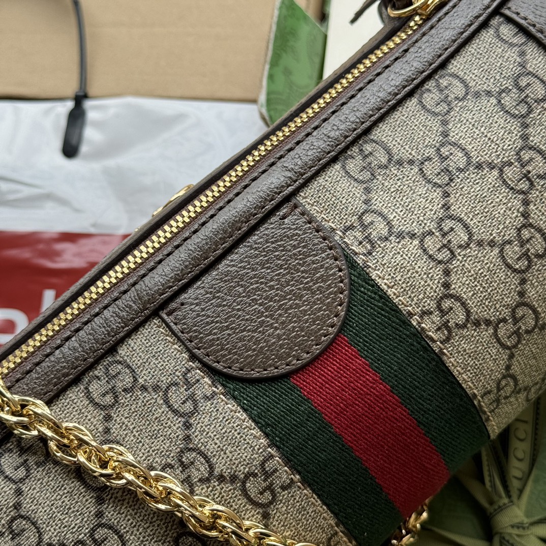 Gucci Round Bags